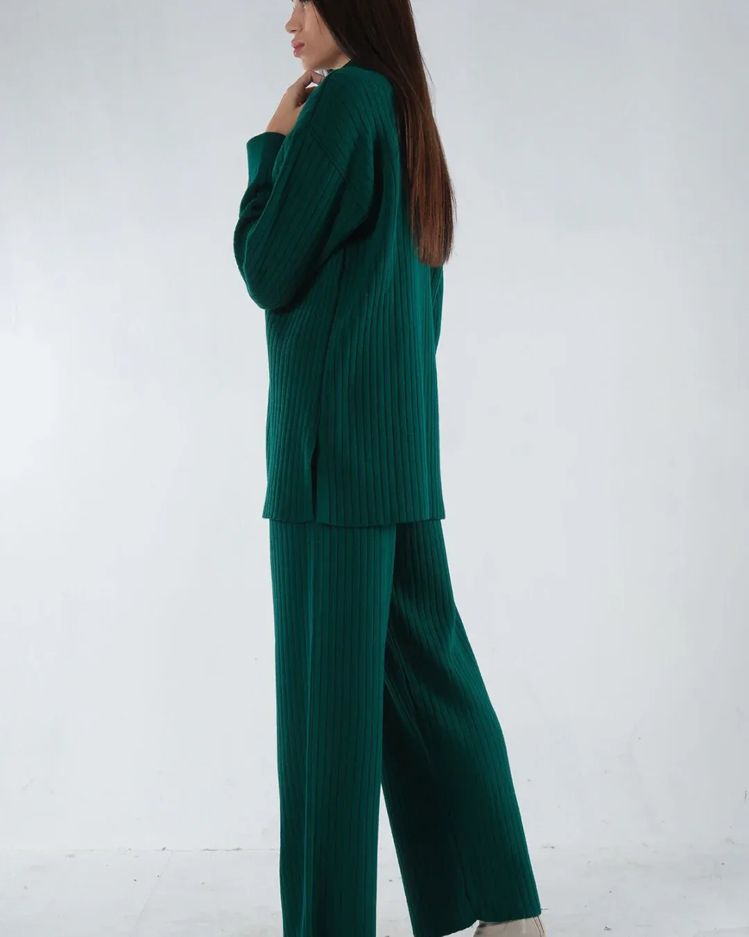 Conjunto de Dos Piezas con Tejido Canalé y Ajuste Relajado para un Estilo Sofisticado - Imagen 4